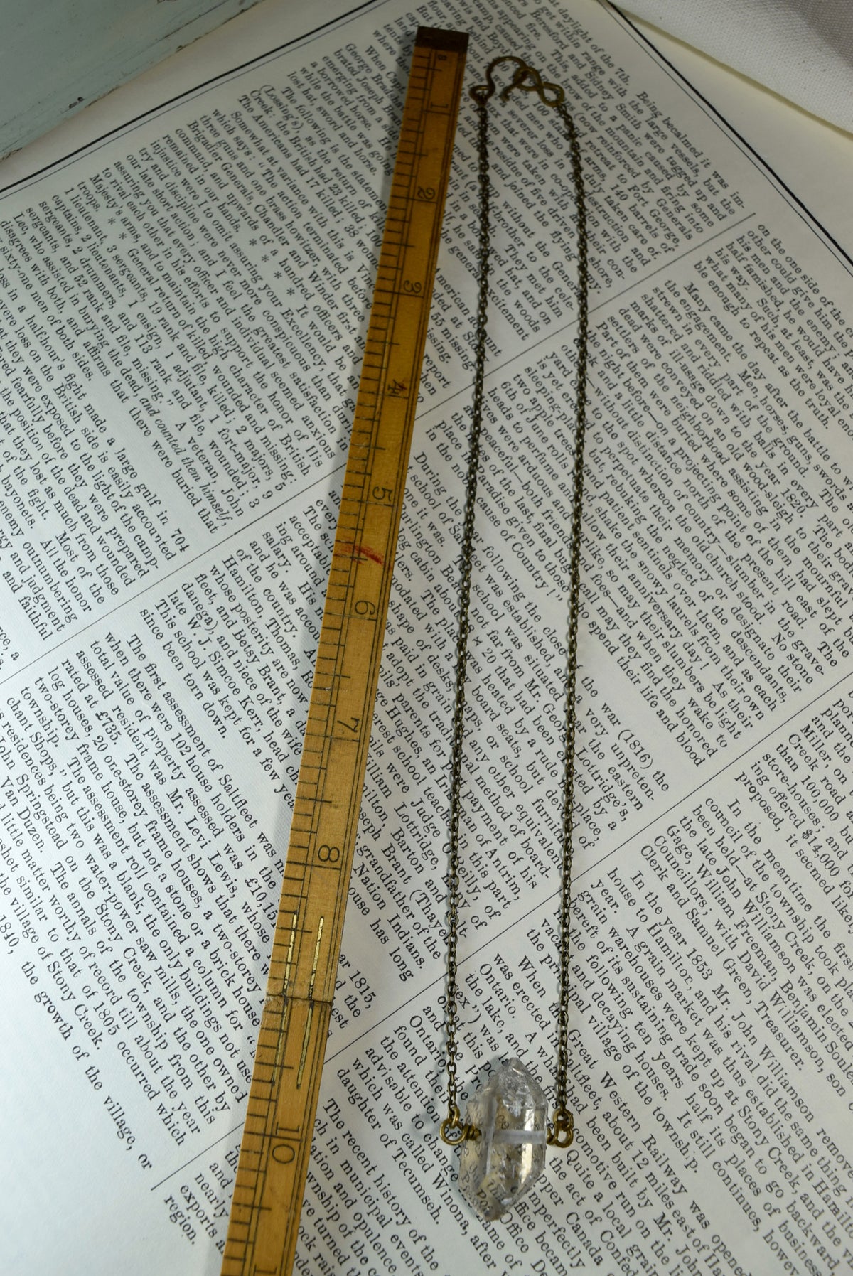 Minimalist Quartz Pendant Necklace